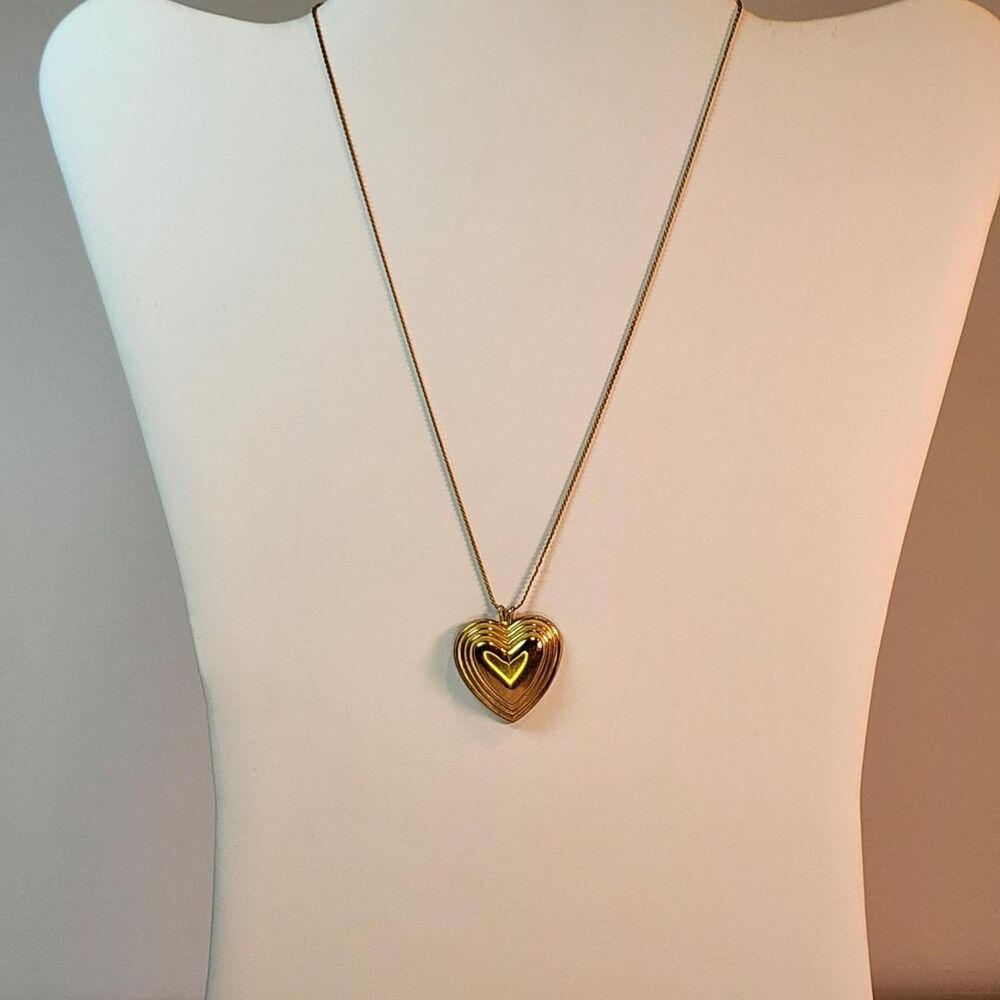 Vintage 80s 90s Gold Tone Ribbed Heart Necklace chain marked Korea